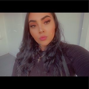 Meet your Posher, Caryna